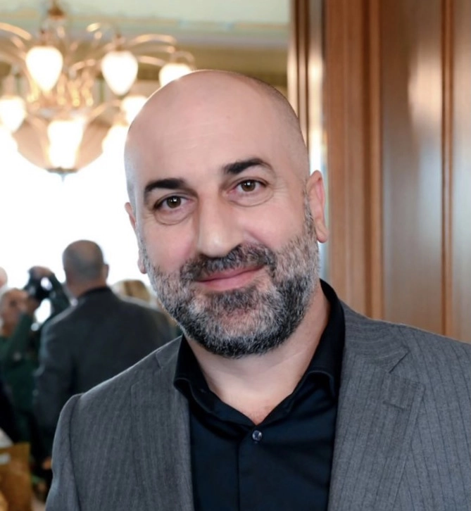 Karen Hakobyan (Карен Акопян)