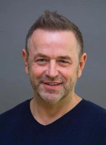 Открыть James Krivda (Джеймс Кривда) Открыть James Krivda (Джеймс Кривда)