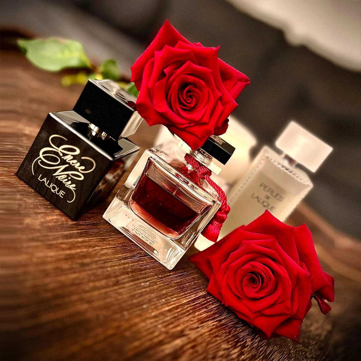 Lalique Encre Noire pour Elle Lalique Encre Noire pour Elle