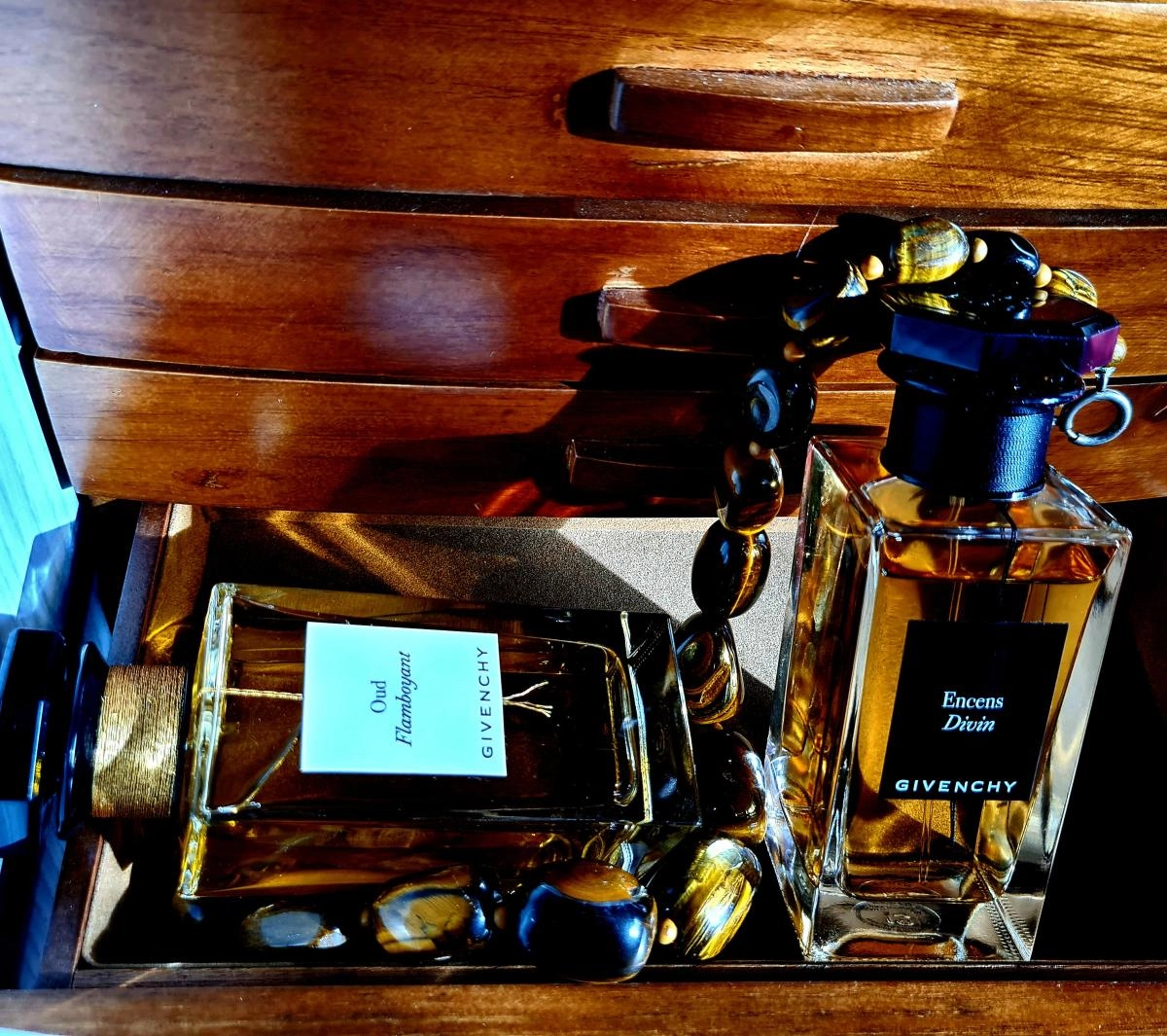 L’Atelier de Givenchy: Oud Flamboyant L’Atelier de Givenchy: Oud Flamboyant