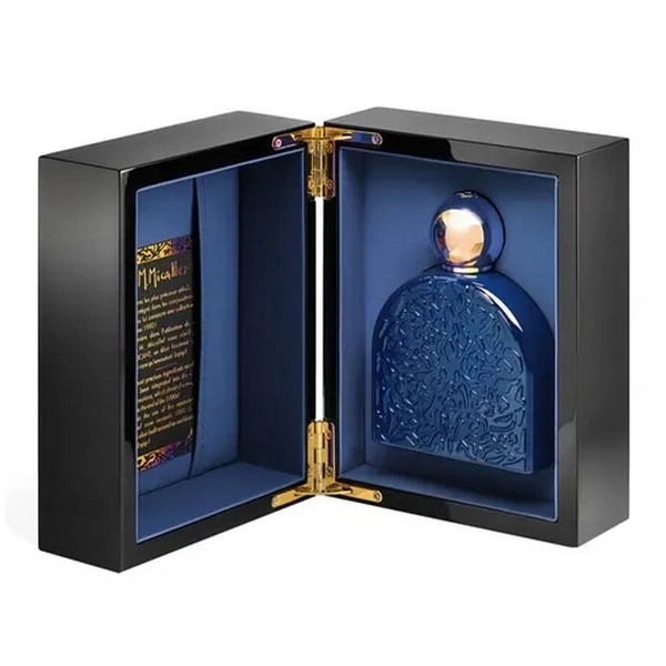 Фото M. Micallef Royal Blue