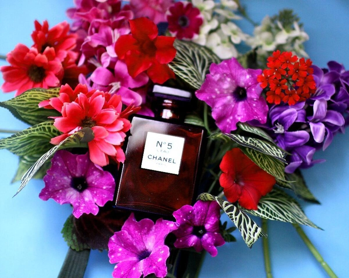 Chanel №5 L'Eau Red Edition Chanel №5 L'Eau Red Edition