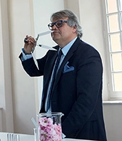 Открыть Jacques Cavallier Belletrud (Жак Кавалье-Беллетрюд) Открыть Jacques Cavallier Belletrud (Жак Кавалье-Беллетрюд)