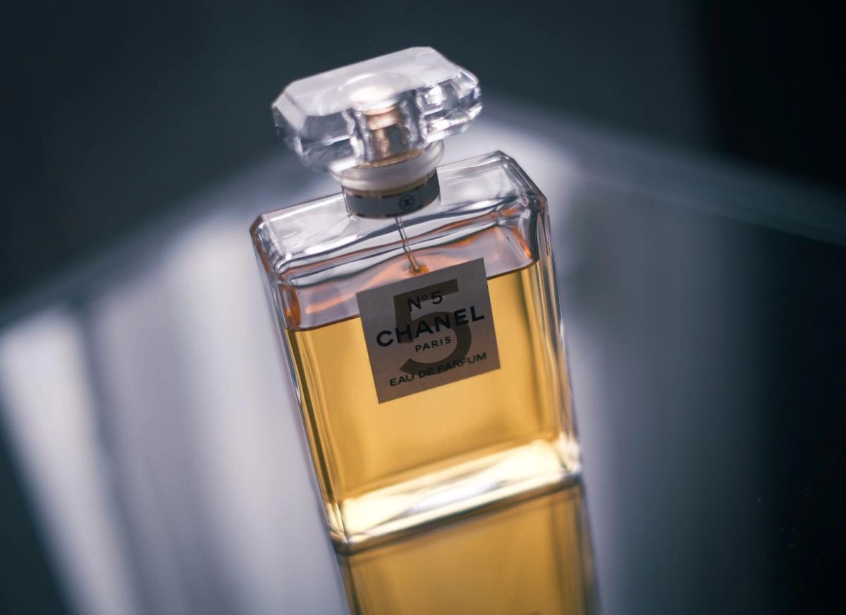 Chanel №5 Eau de Parfum 100th Anniversary – Ask For The Moon Limited Edition Chanel №5 Eau de Parfum 100th Anniversary – Ask For The Moon Limited Edition