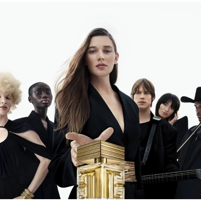 Фото Balmain Destin