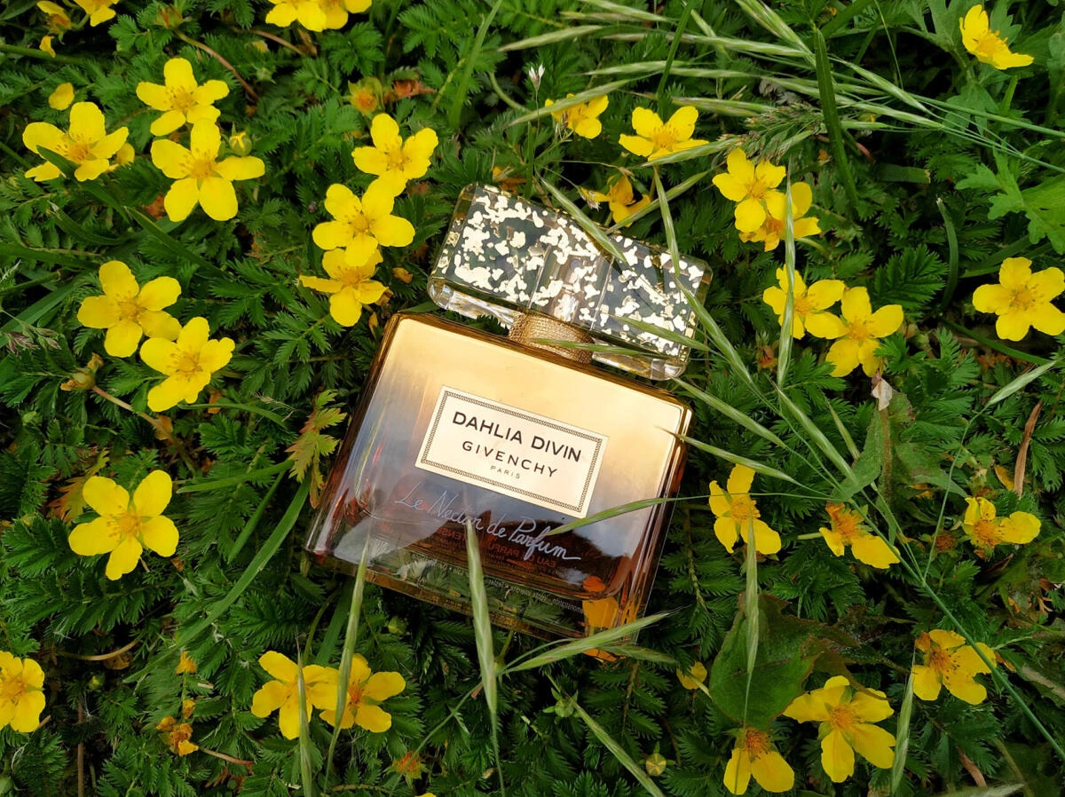GIVENCHY Dahlia Divin Le Nectar de Parfum GIVENCHY Dahlia Divin Le Nectar de Parfum