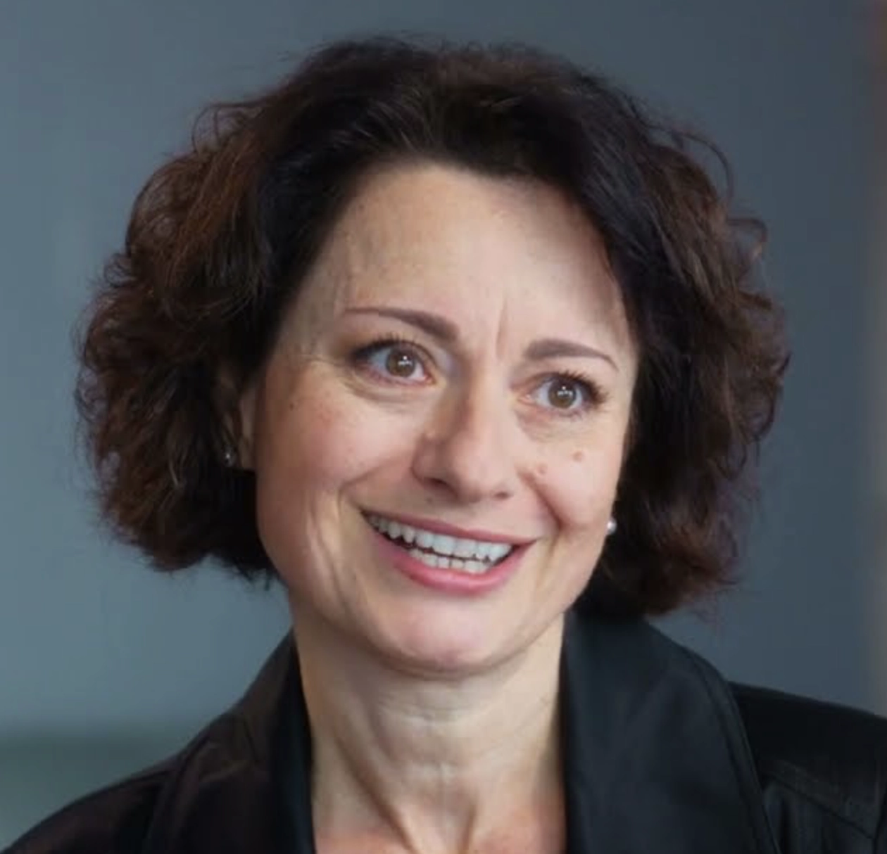 Sabine De Tscharner (Сабин Де Чарнер)