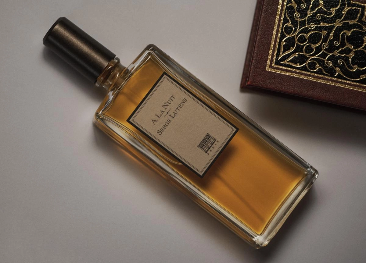 Serge Lutens A La Nuit Serge Lutens A La Nuit