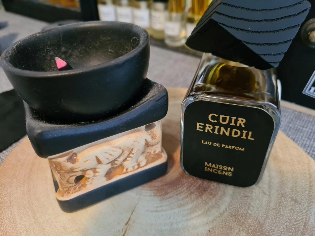 Maison Incens Cuir Erindil Maison Incens Cuir Erindil
