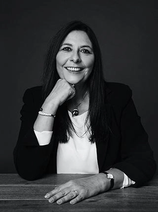 Открыть Sylvie Fischer (Сильви Фишер) Открыть Sylvie Fischer (Сильви Фишер)