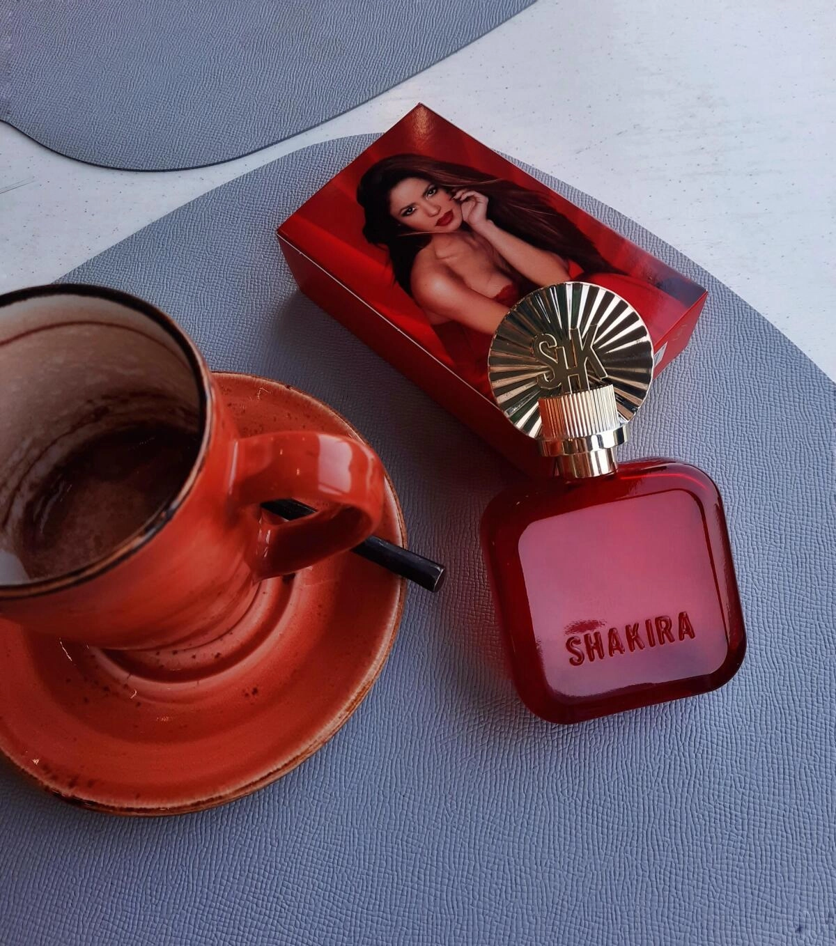 Shakira Rojo Shakira Rojo