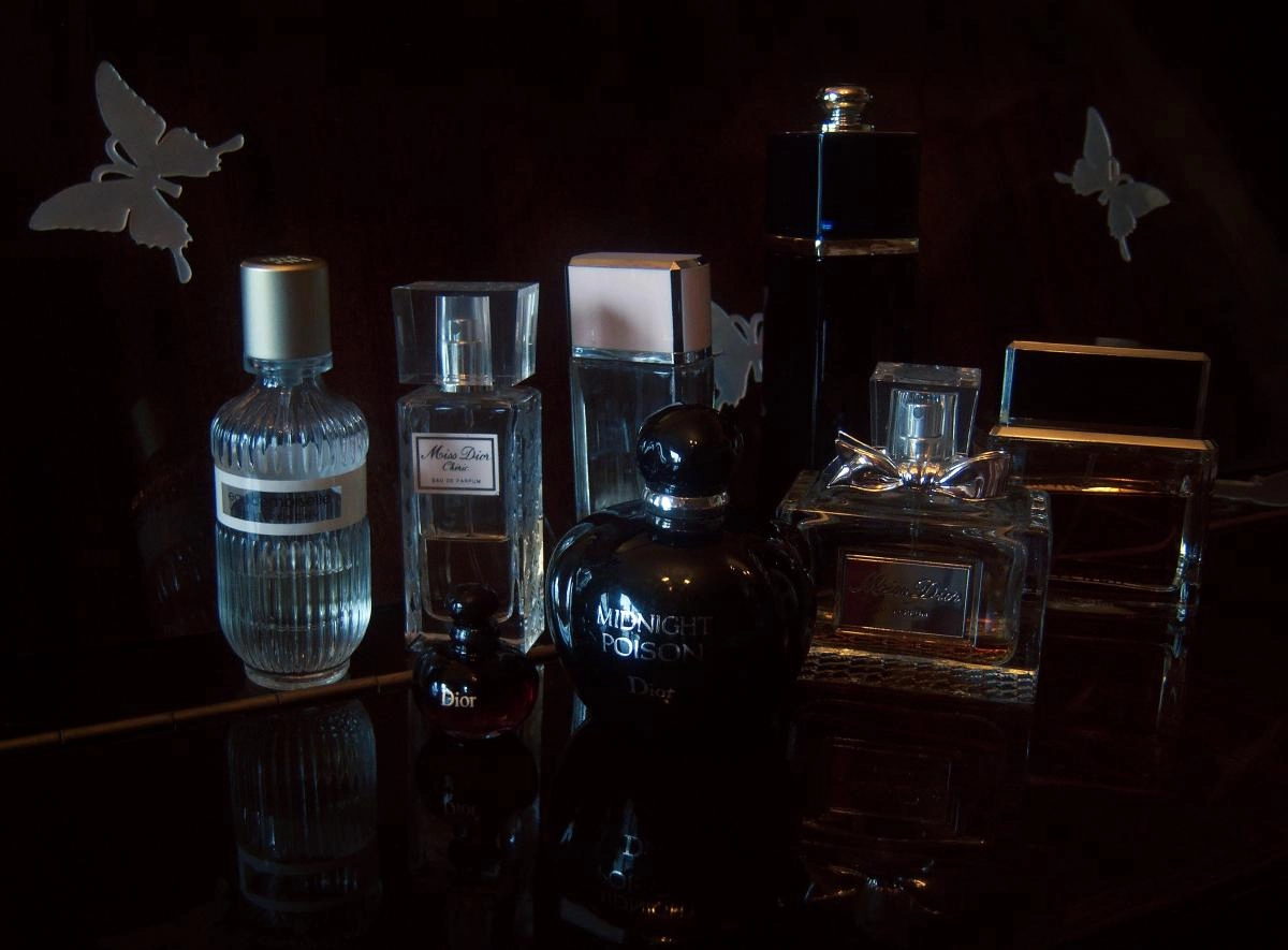 GIVENCHY Dahlia Noir Eau de Toilette GIVENCHY Dahlia Noir Eau de Toilette