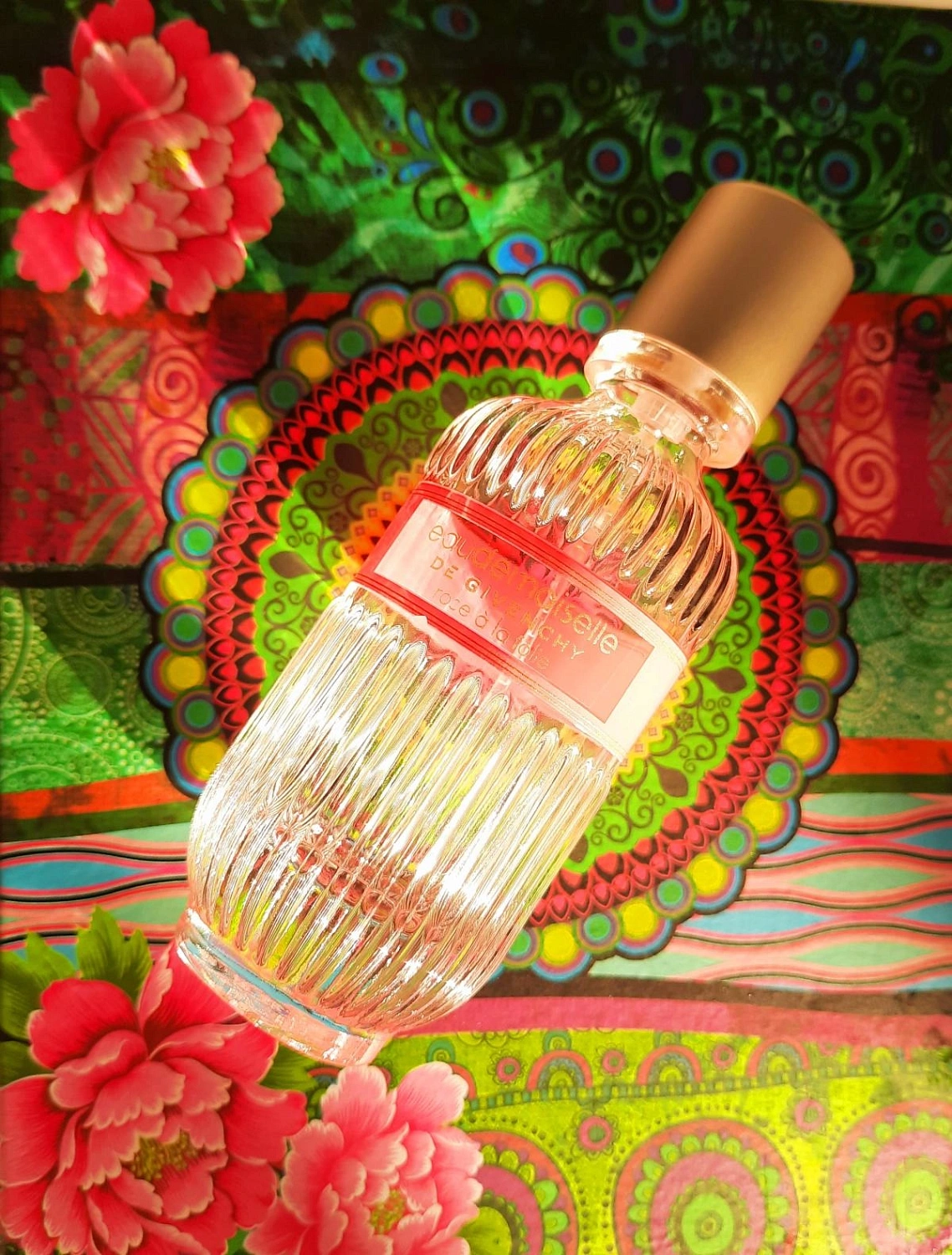 GIVENCHY Eaudemoiselle Rose a la Folie GIVENCHY Eaudemoiselle Rose a la Folie