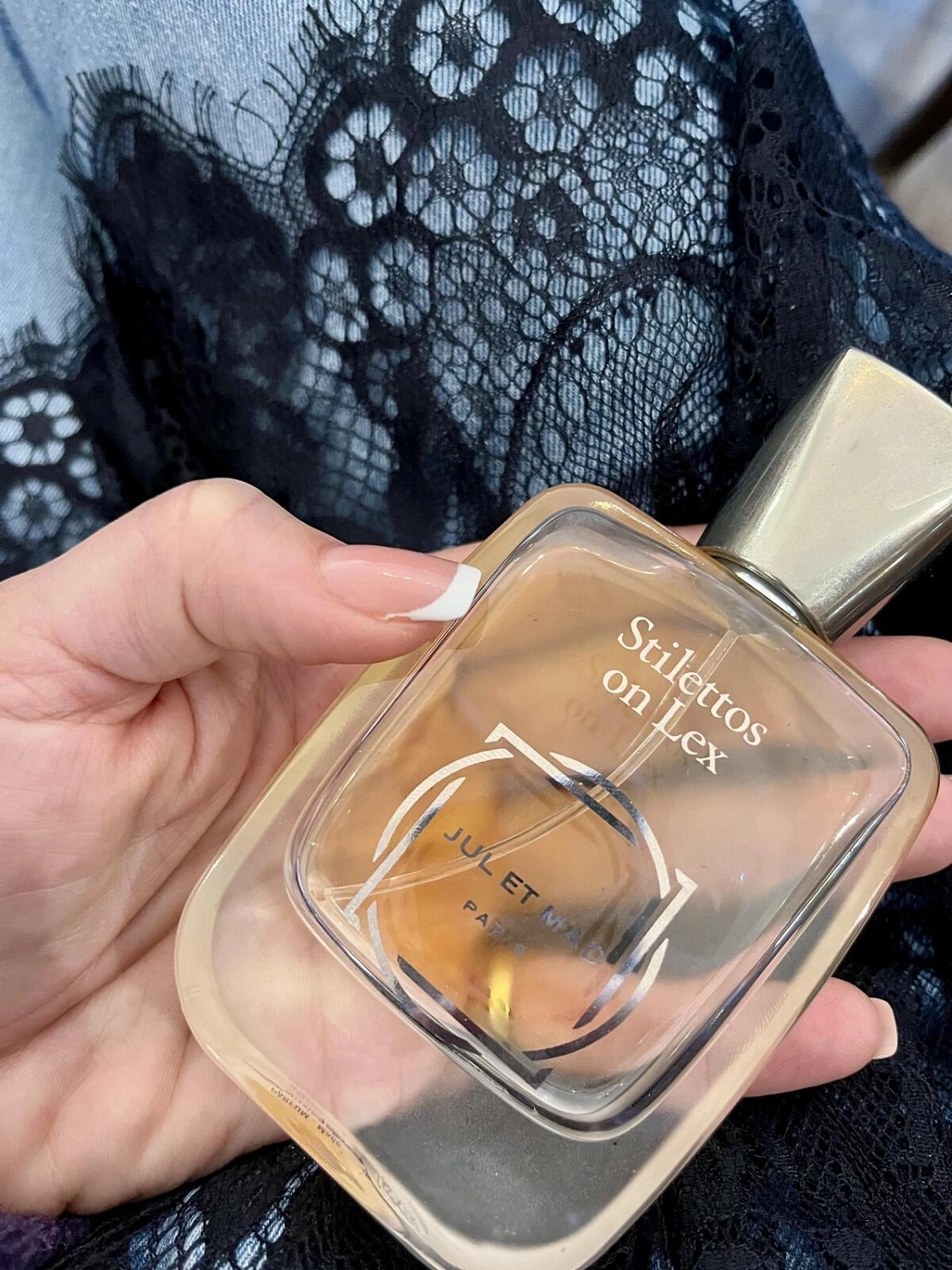 Jul et Mad Stilettos on Lex