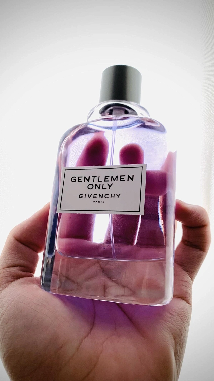 GIVENCHY Gentlemen Only