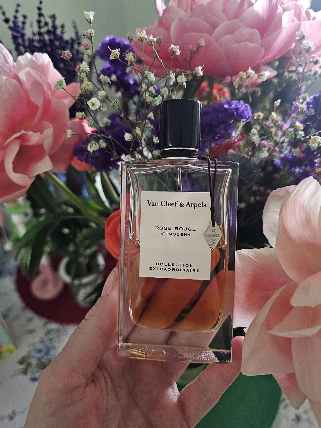 Van Cleef & Arpels Rose Rouge Van Cleef & Arpels Rose Rouge