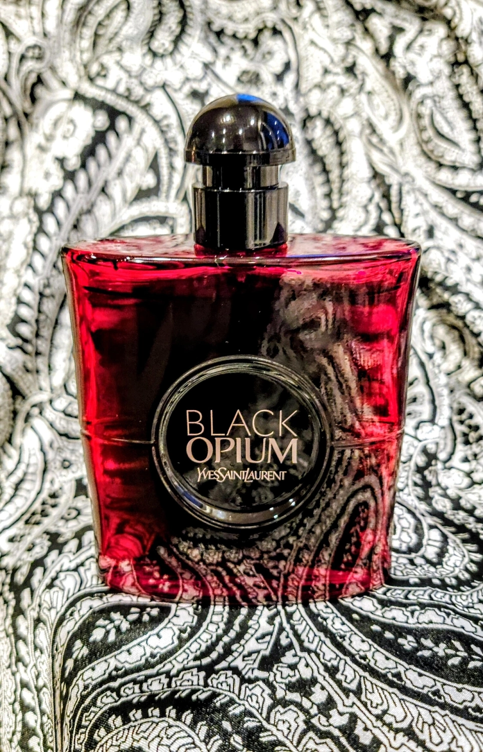 Yves Saint Laurent Black Opium Over Red