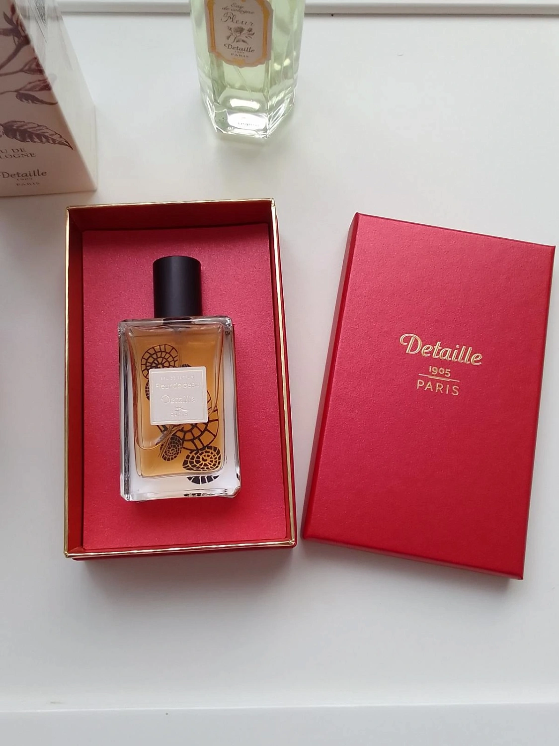 Detaille Fleur de Peau