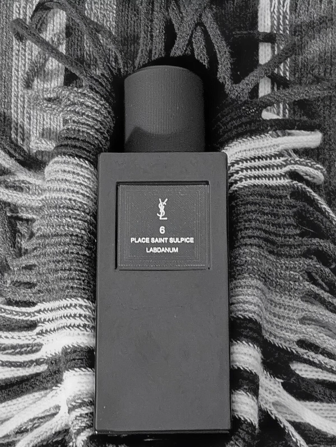 Yves Saint Laurent 6 place Saint Sulpice