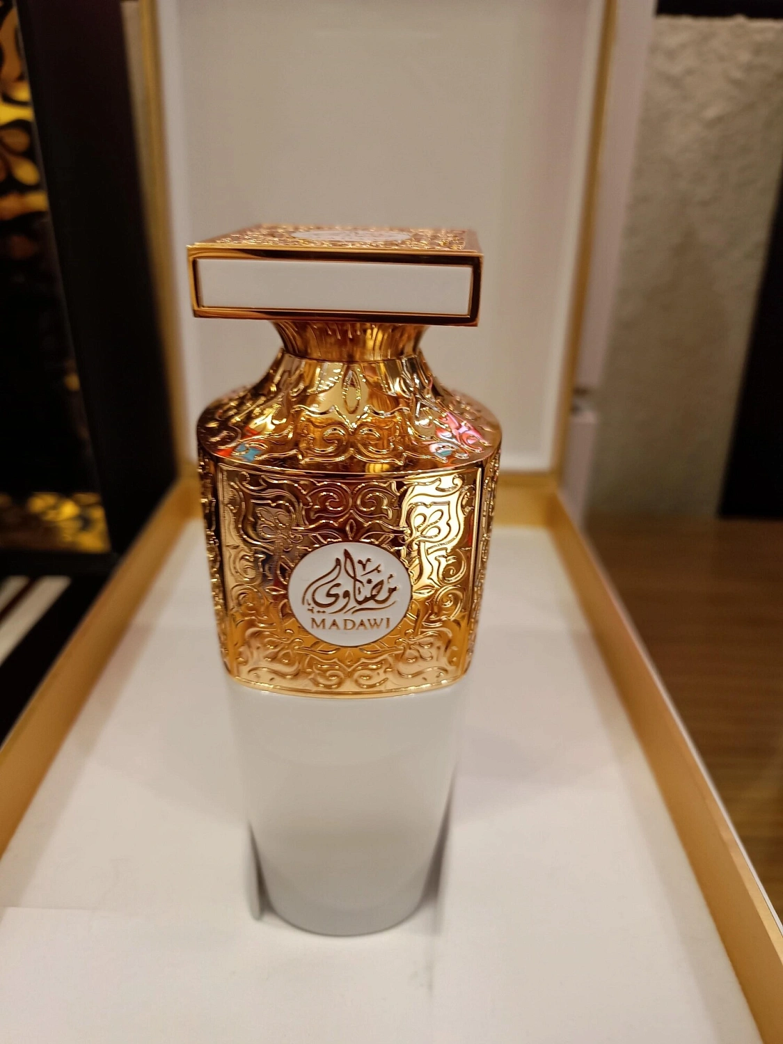 Arabian Oud Madawi White