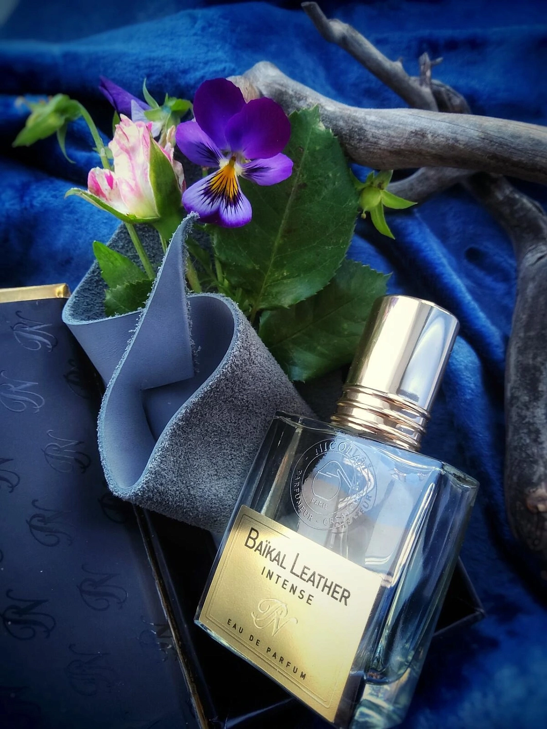 NICOLAI Baikal Leather Intense