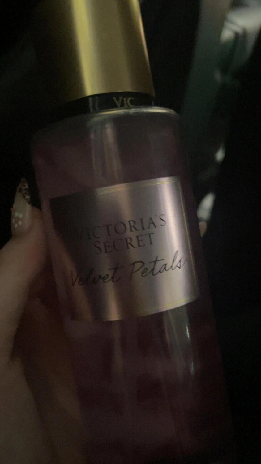 Victoria`s Secret Velvet Petals