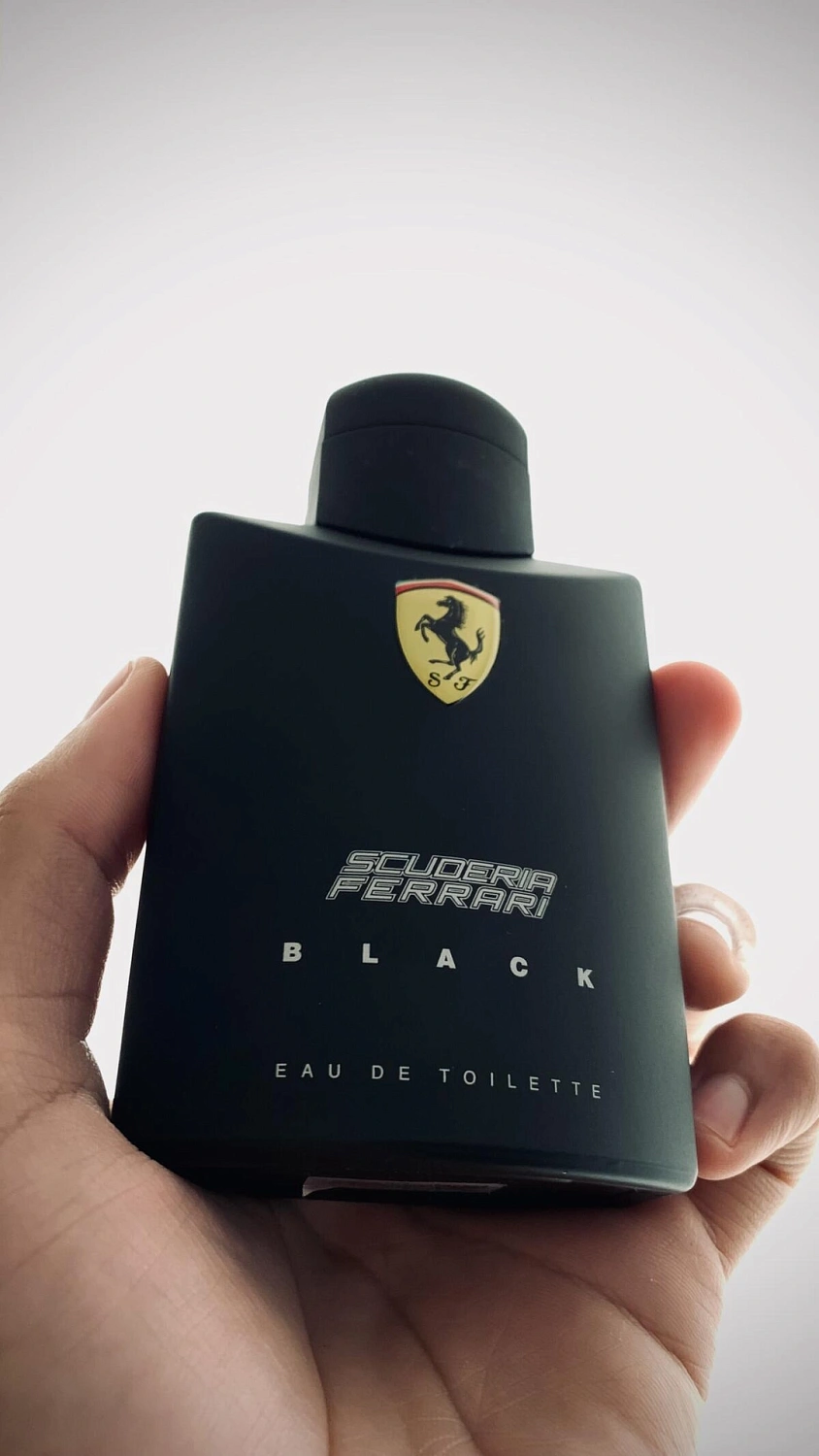 Ferrari Scuderia Black