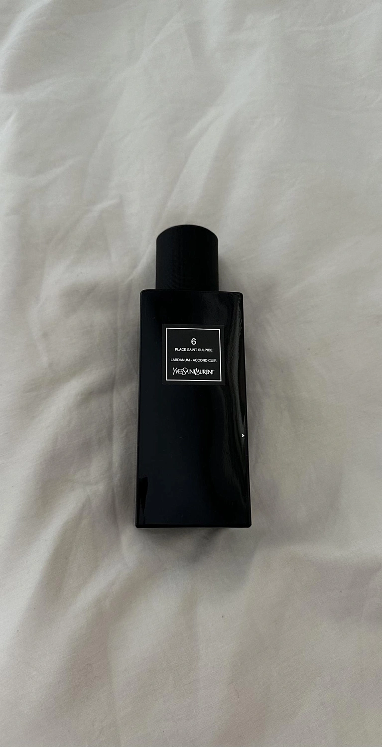Yves Saint Laurent 6 place Saint Sulpice