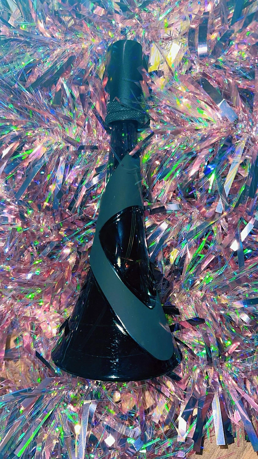 Rihanna Reb'l Fleur Love Always