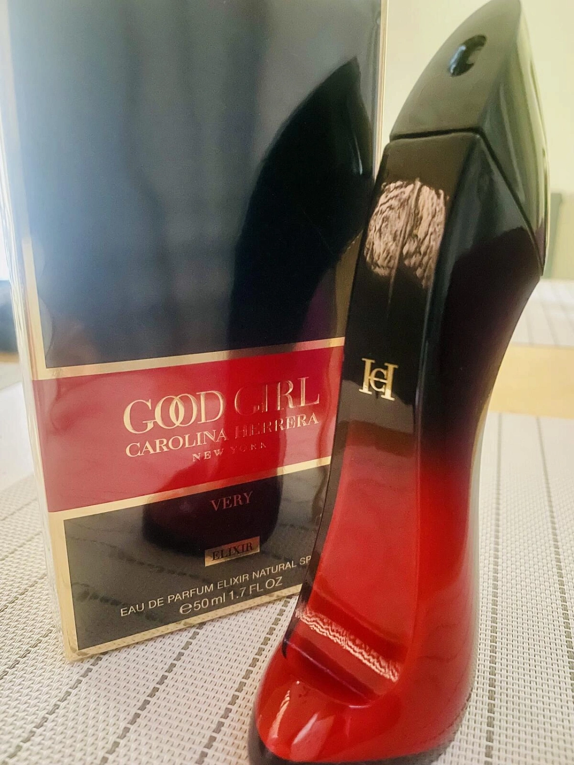 CAROLINA HERRERA Very Good Girl Elixir
