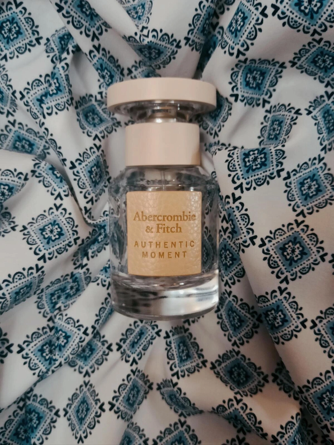 Abercrombie & Fitch Authentic Moment Woman