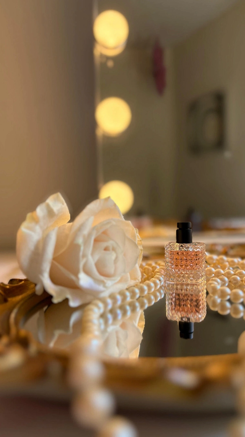 Valentino Donna Born In Roma