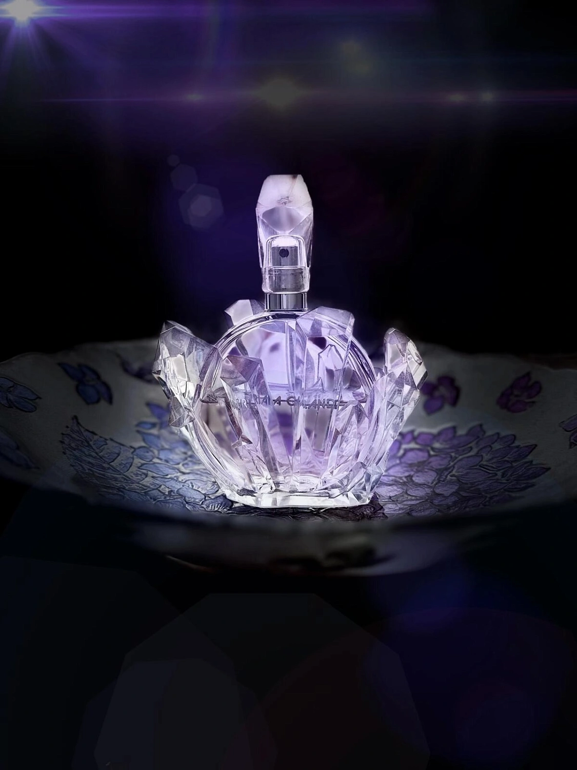 Ariana Grande R.E.M.