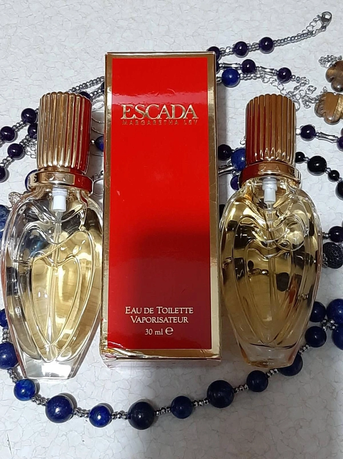 Escada (red) Escada (red)