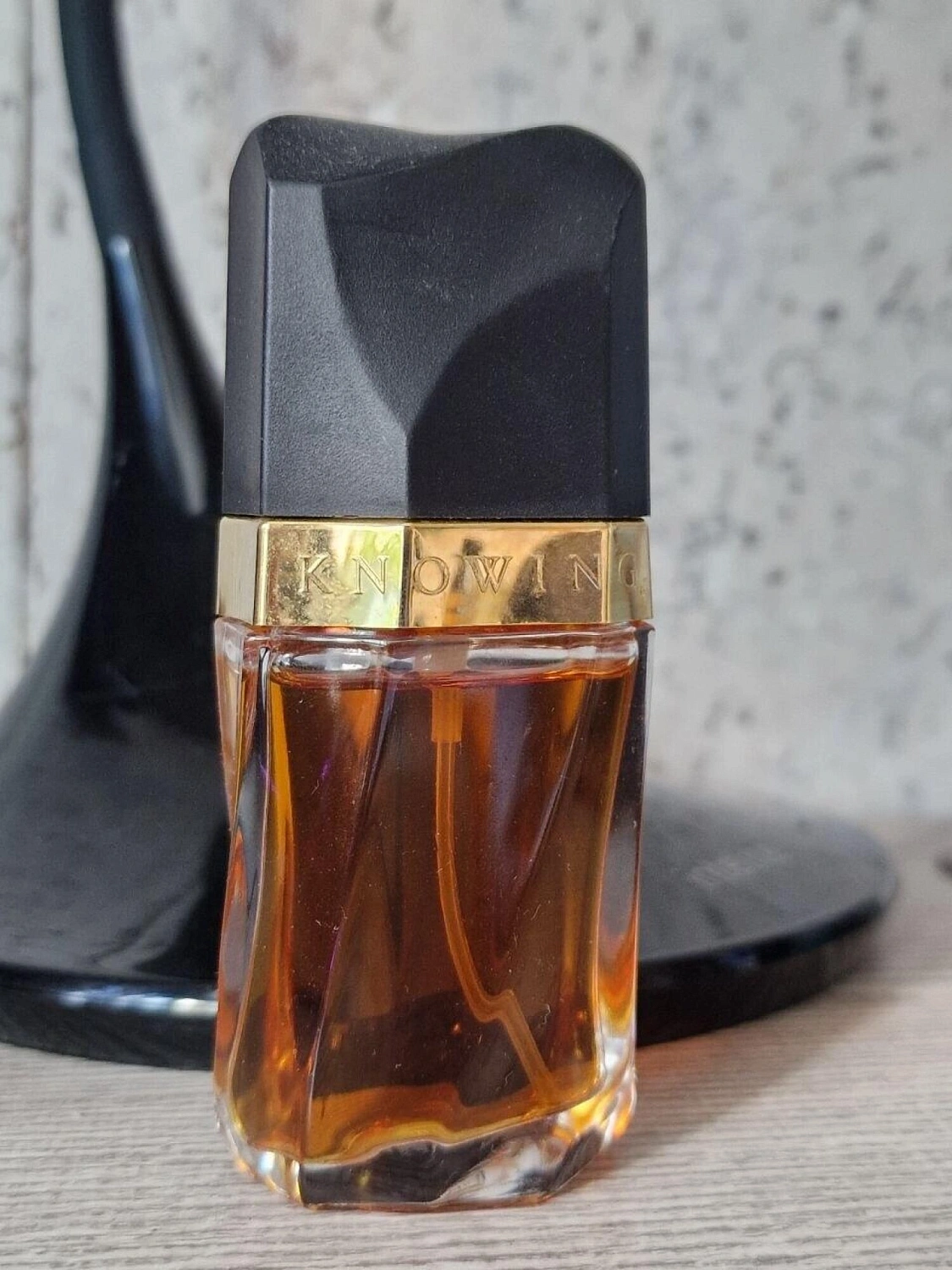 Estée Lauder Knowing