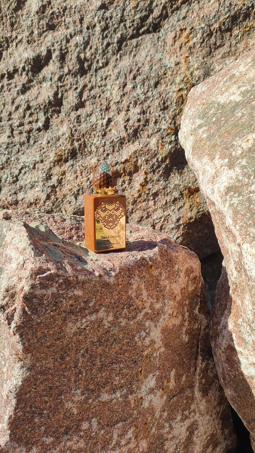 Stephane Humbert Lucas 777 Sand Dance