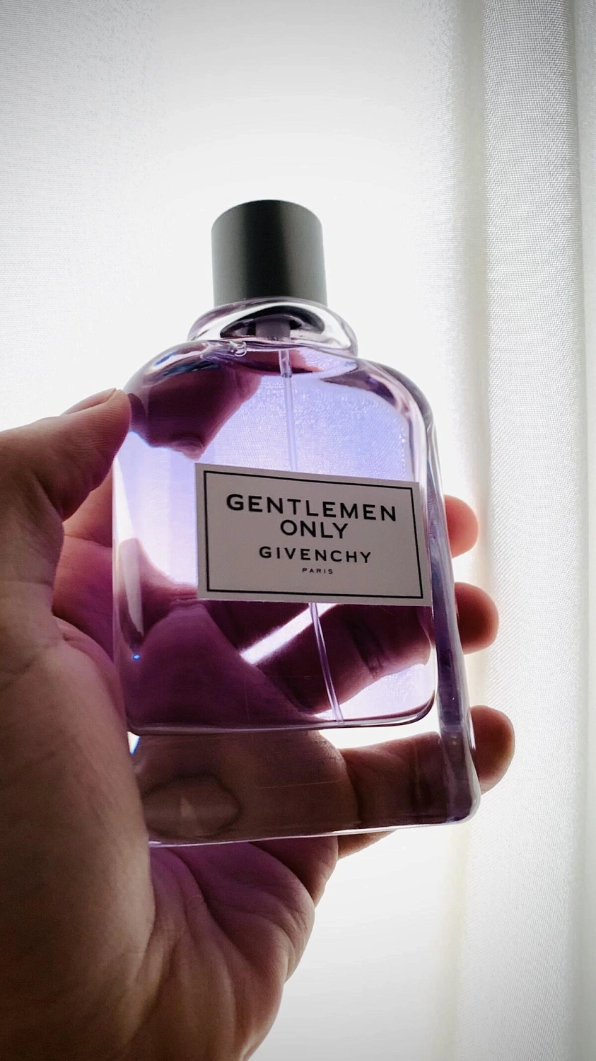 GIVENCHY Gentlemen Only GIVENCHY Gentlemen Only