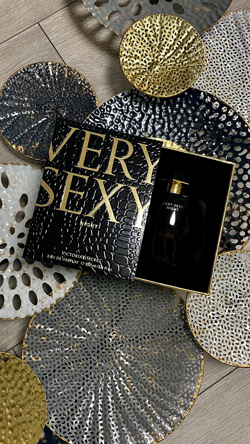 Victoria`s Secret Very Sexy Night Eau de Parfum Victoria`s Secret Very Sexy Night Eau de Parfum