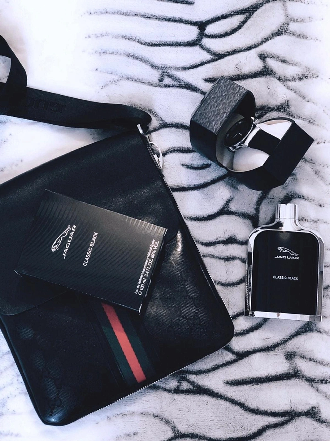 Jaguar Classic Black