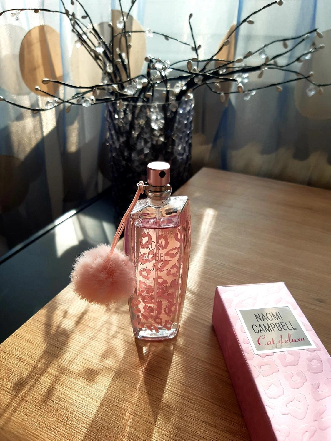 Naomi Campbell Cat Deluxe