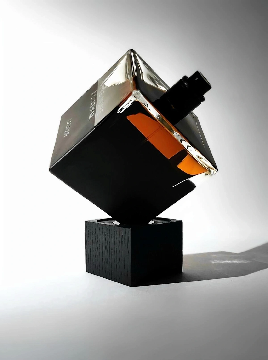 Lalique Encre Noire A L’Extreme