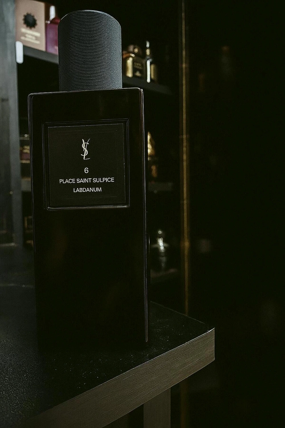 Yves Saint Laurent 6 place Saint Sulpice