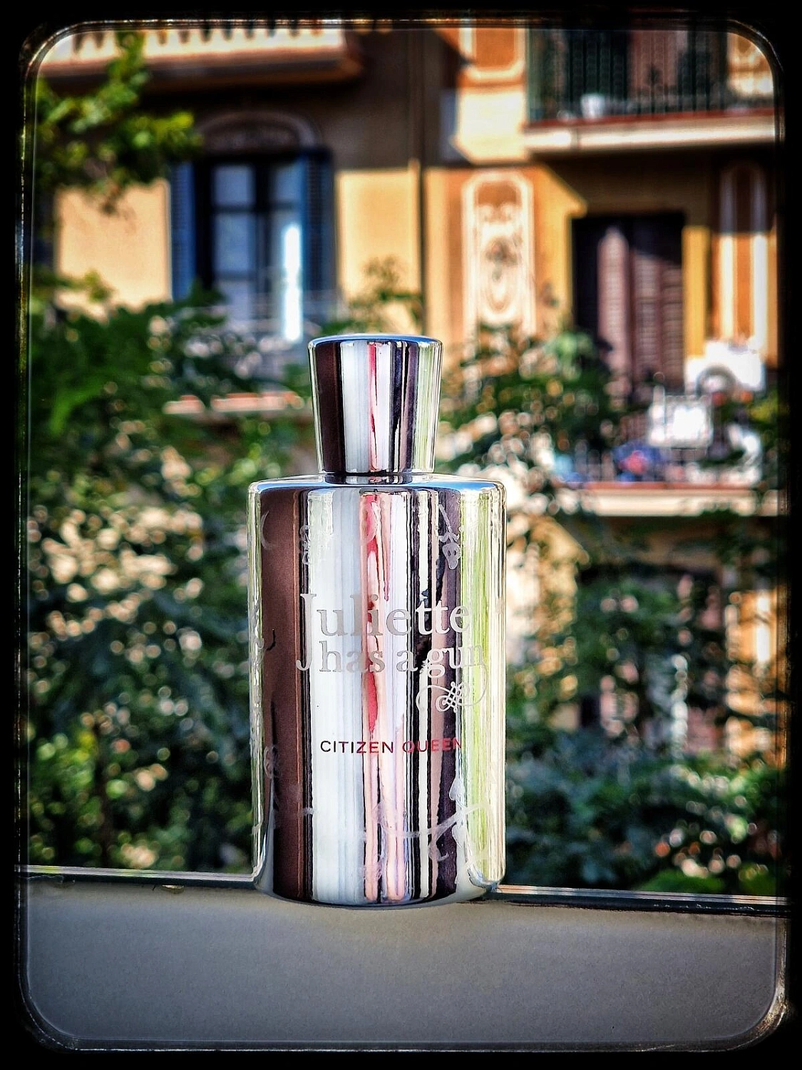 Juliette Has A Gun Citizen Queen