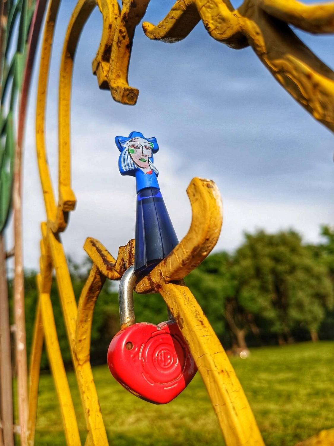 Marina Picasso Chapeau Bleu