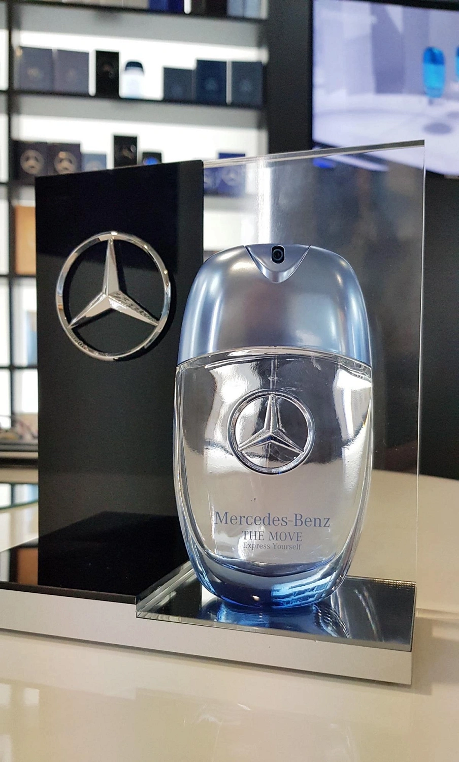 Mercedes-Benz The Move Express Yourself Mercedes-Benz The Move Express Yourself