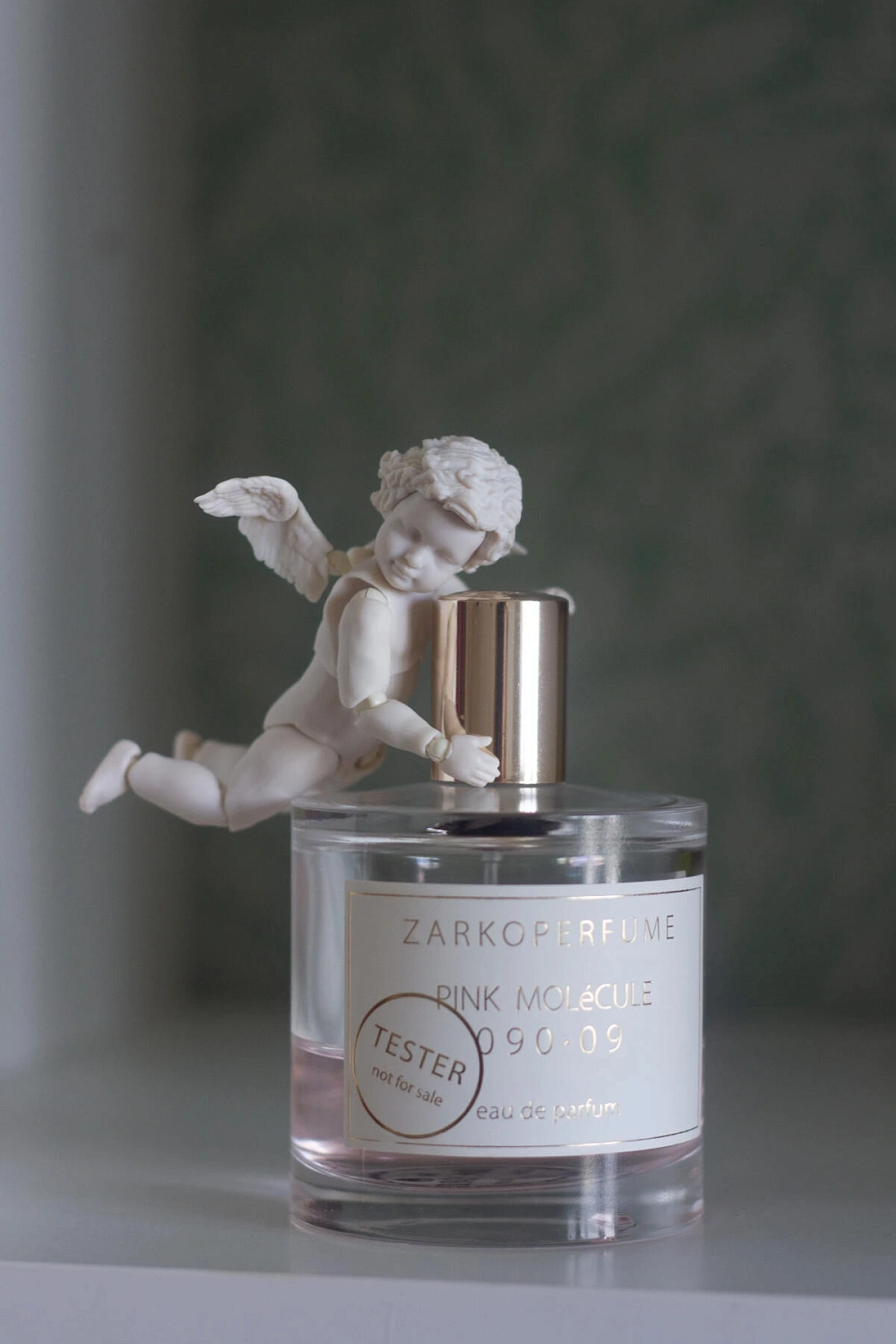 Zarkoperfume PINK MOLeCULE 090.09