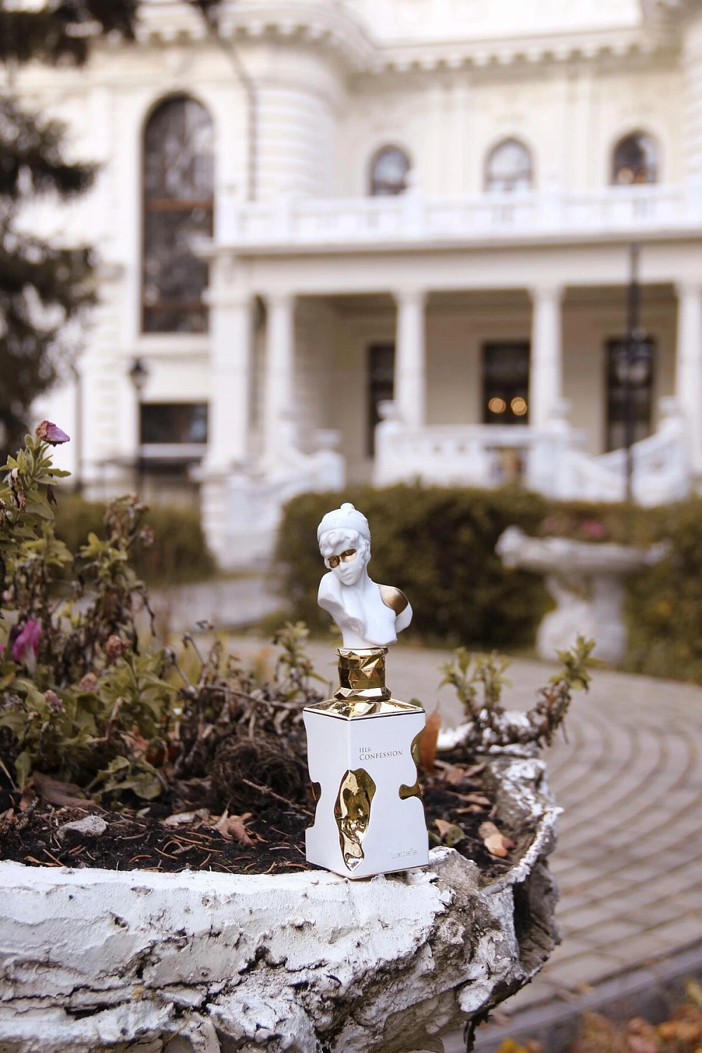 Lattafa Her Confession