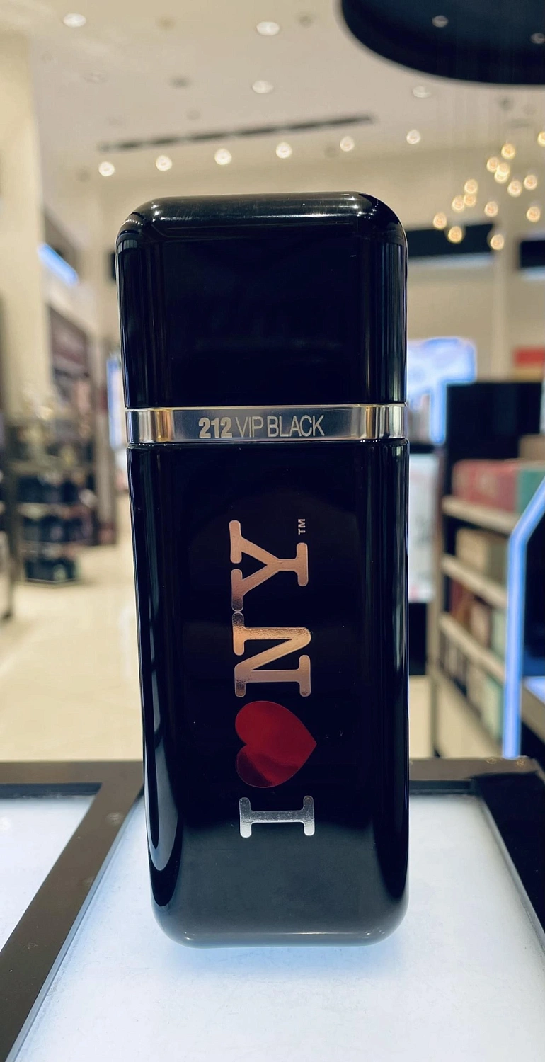 CAROLINA HERRERA 212 VIP Black NY