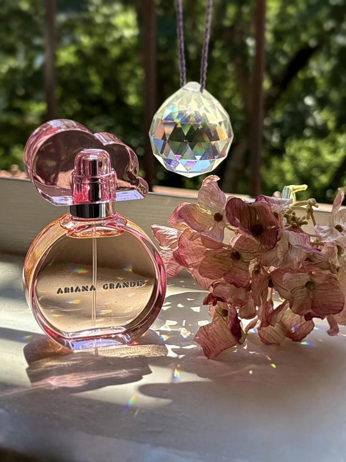 Ariana Grande Cloud Pink