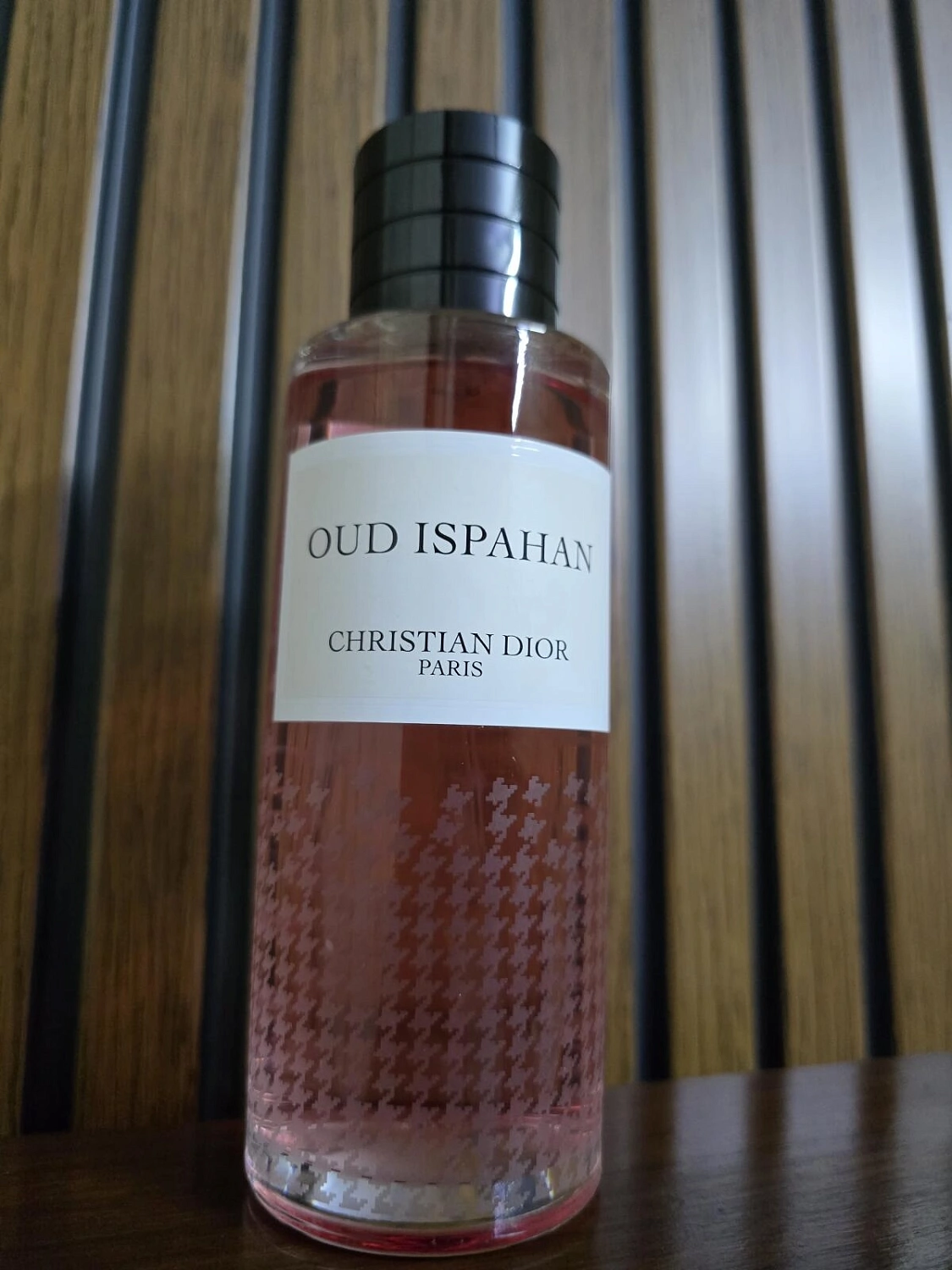 Christian Dior Oud Ispahan New Look Limited Edition Christian Dior Oud Ispahan New Look Limited Edition